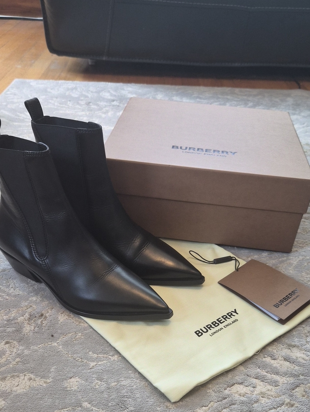 Burberry Black Leather Pointed Toe Women's Ankle Chelsea Boots